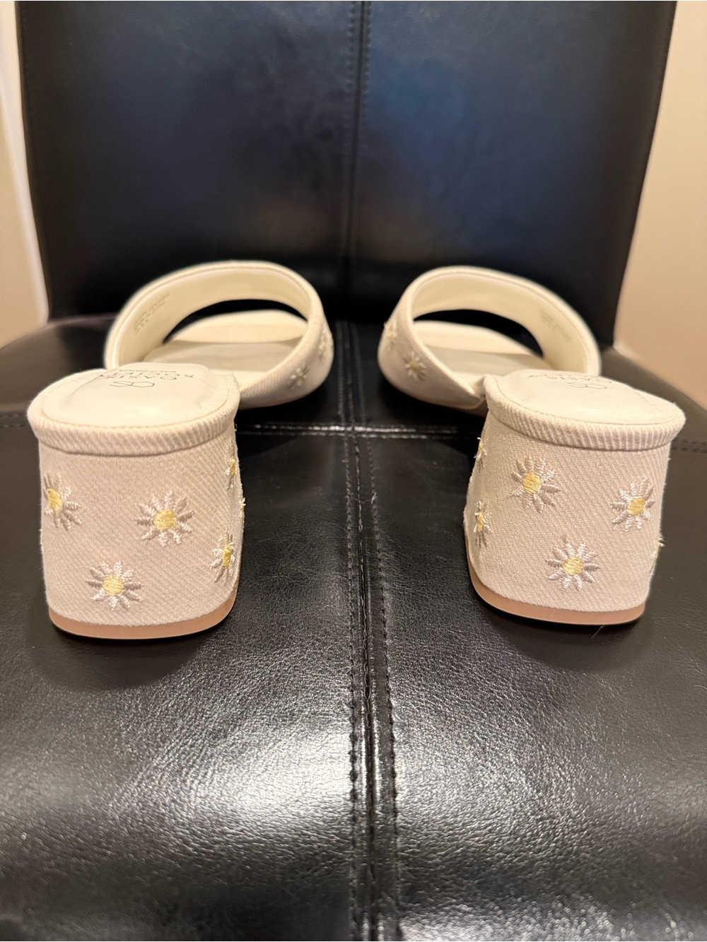 Oasis Society Cream Embroidered Slide Sandals 8.5 NWOT - Picture 8 of 8